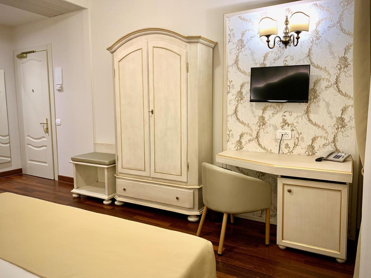 Albergo Gardesana Hotel 3*